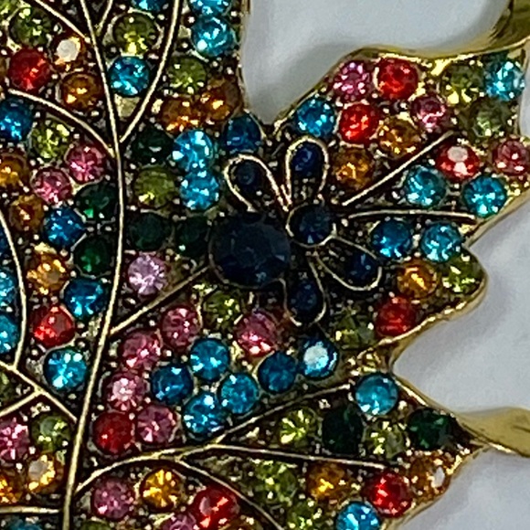 Multi Colored Maple Leaf Brooch - Picture 4 of 8